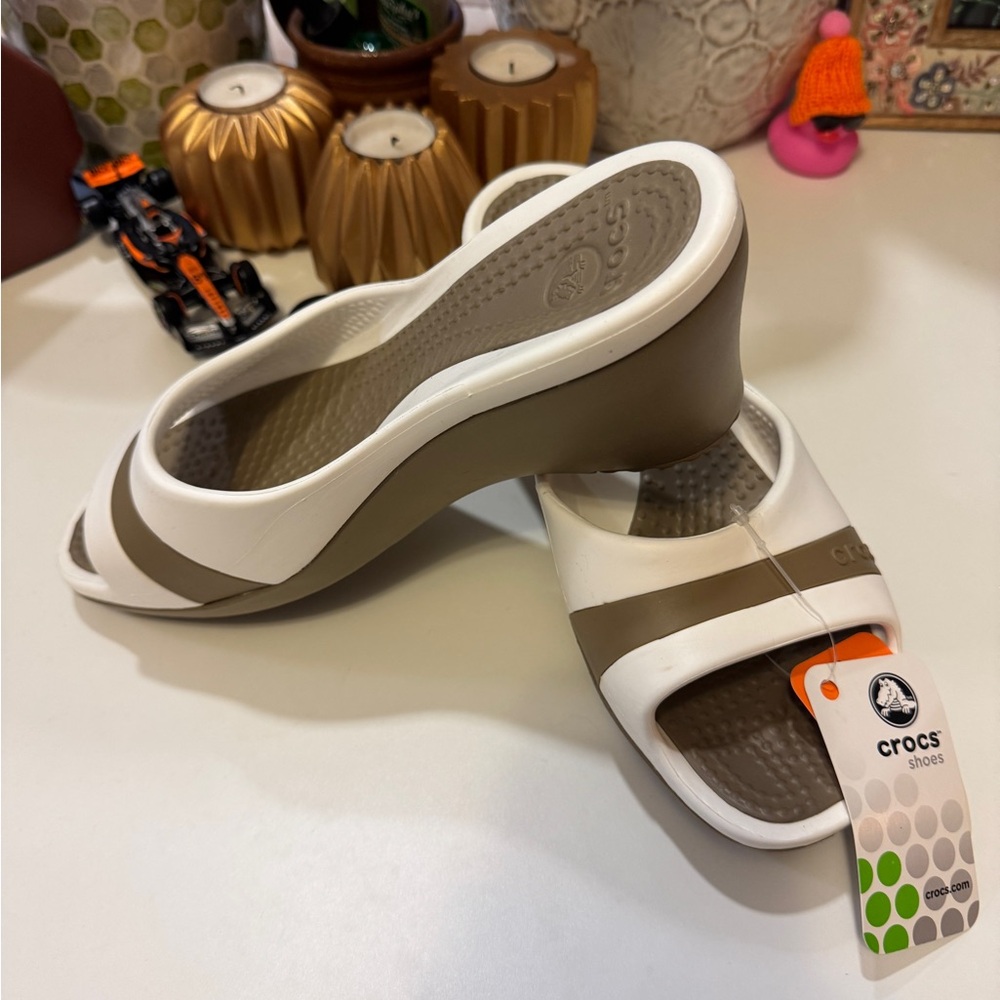 Crocs Size 8 Sassari Wedge Heel